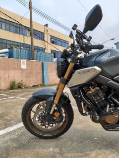 Honda CB650R - photo 3