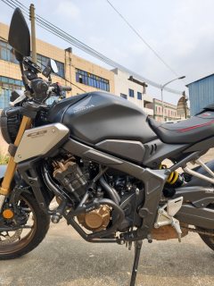 Honda CB650R - photo 4