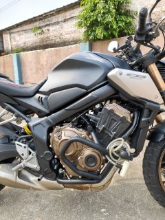 Honda CB650R - photo 8