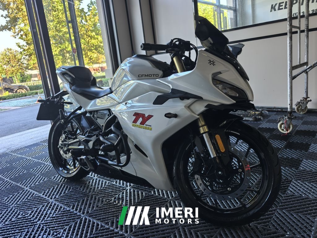 2023 CFMOTO 250SR