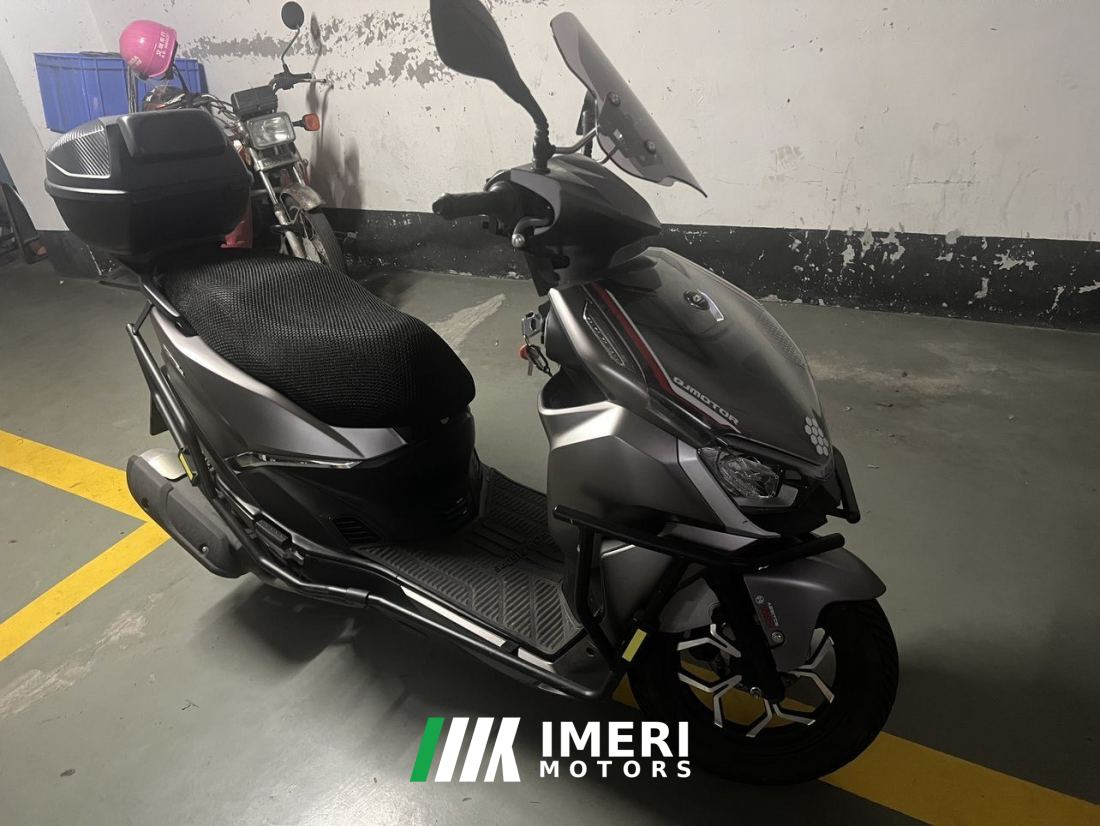 QJMOTOR Hong 150RS - motorcycle from China