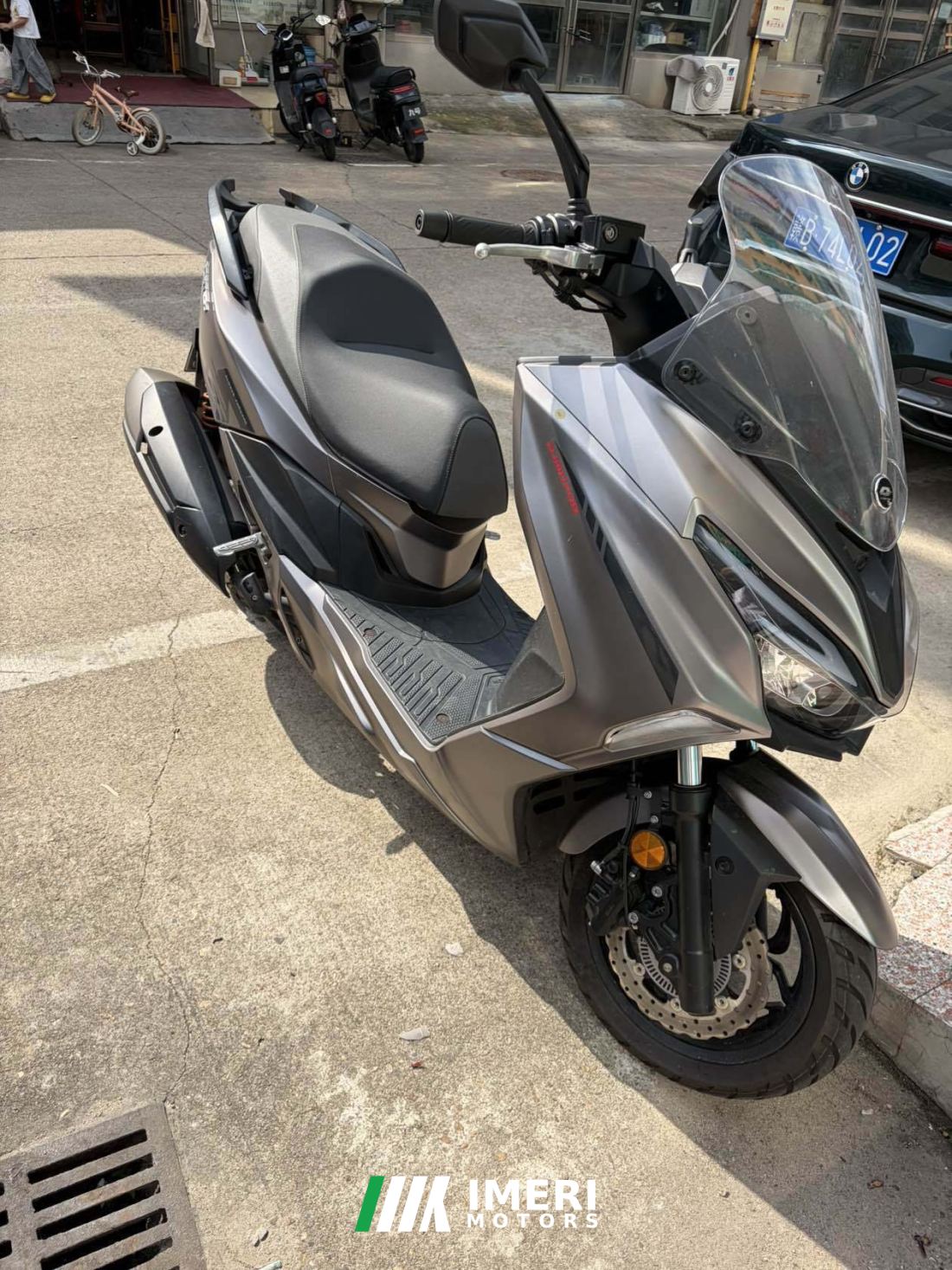 QJMOTOR Hong 250 - motorcycle from China