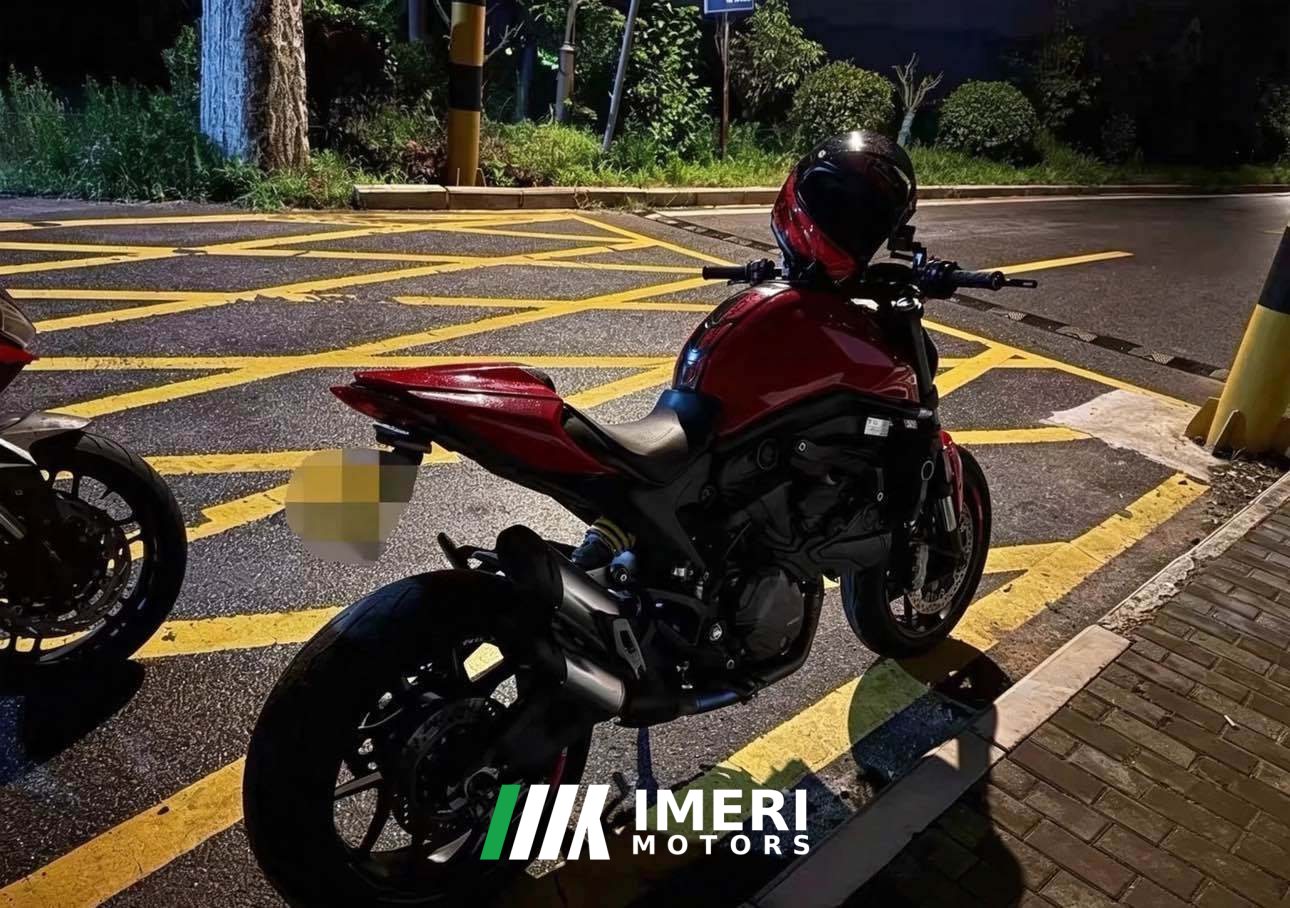 2021 Ducati Monster 900 cc