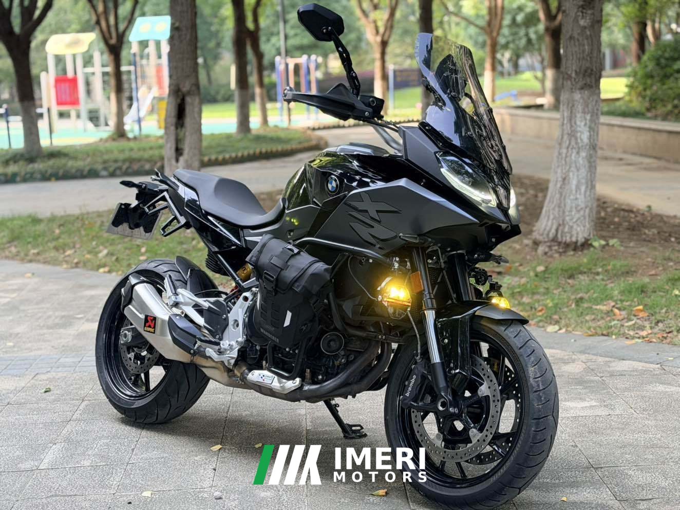 2023 BMW F 900 XR