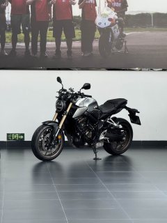 Honda CB650R - ფოტო 3