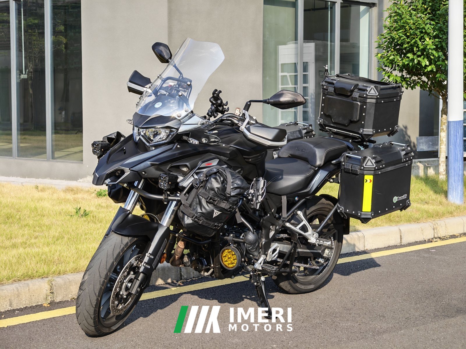 2025 Benelli TRK552 550 cc