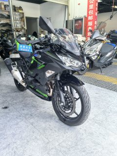 Kawasaki Ninja 400 - ფოტო 4