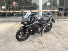 Honda CBR650R - photo 2