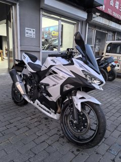 Kawasaki Ninja 400 - ფოტო 1