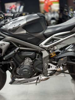 Triumph Street Triple 765 - ფოტო 7