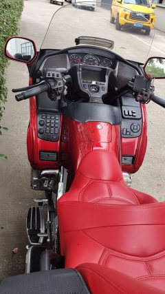Honda Gold Wing GL1800 - ფოტო 5