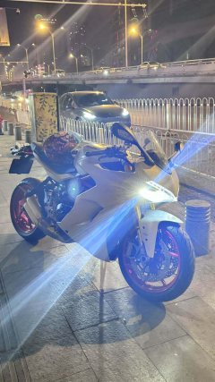 Ducati SuperSport 939 cc - ფოტო 3