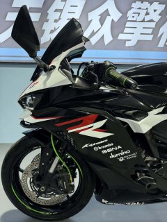 Kawasaki ZX-4R 400 cc - photo 6