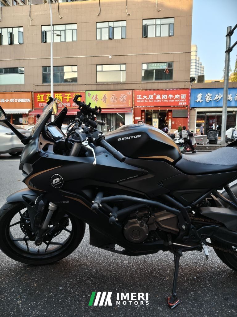QJMOTOR SRK 250 - motorcycle from China