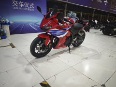 Honda CBR400R - ფოტო 2