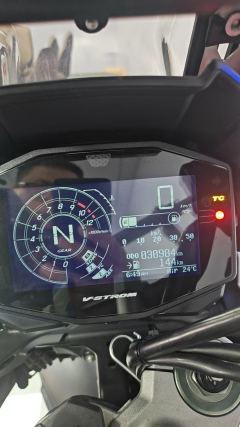 Suzuki V-Strom 1050 - photo 1