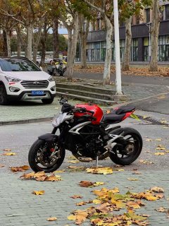 MV Agusta Brutale 800 - ფოტო 5