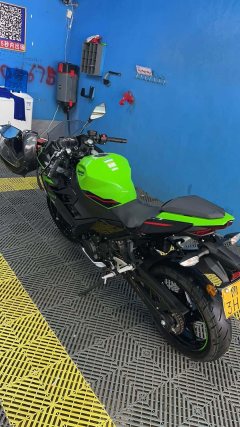 Kawasaki Ninja 400 - photo 2