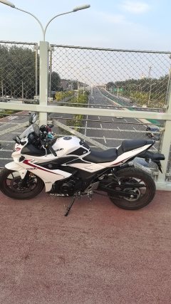 Haojue Suzuki GSX250R - ფოტო 1