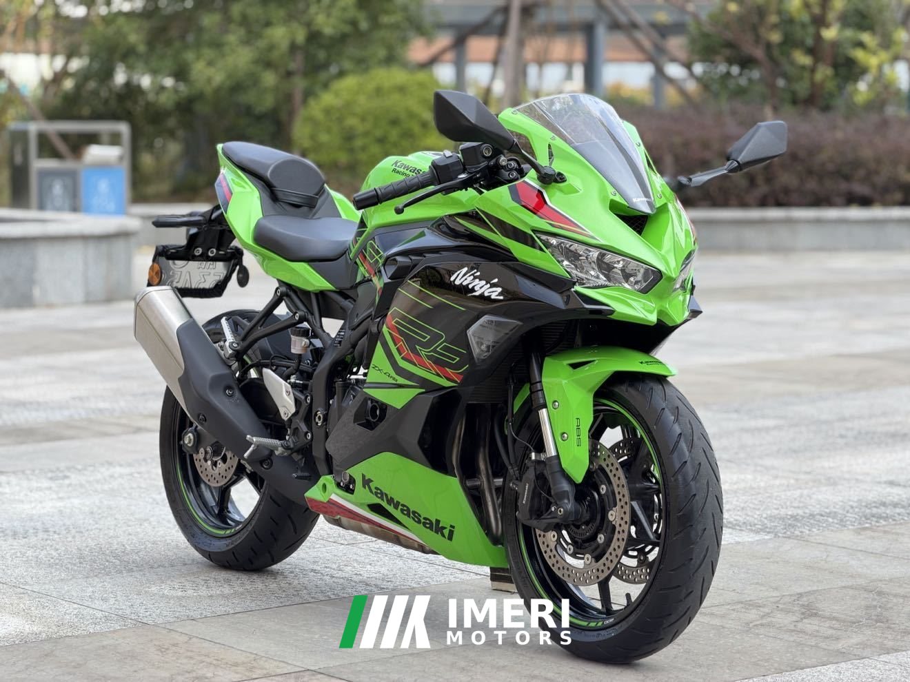 2023 Kawasaki ZX-4R 400 cc