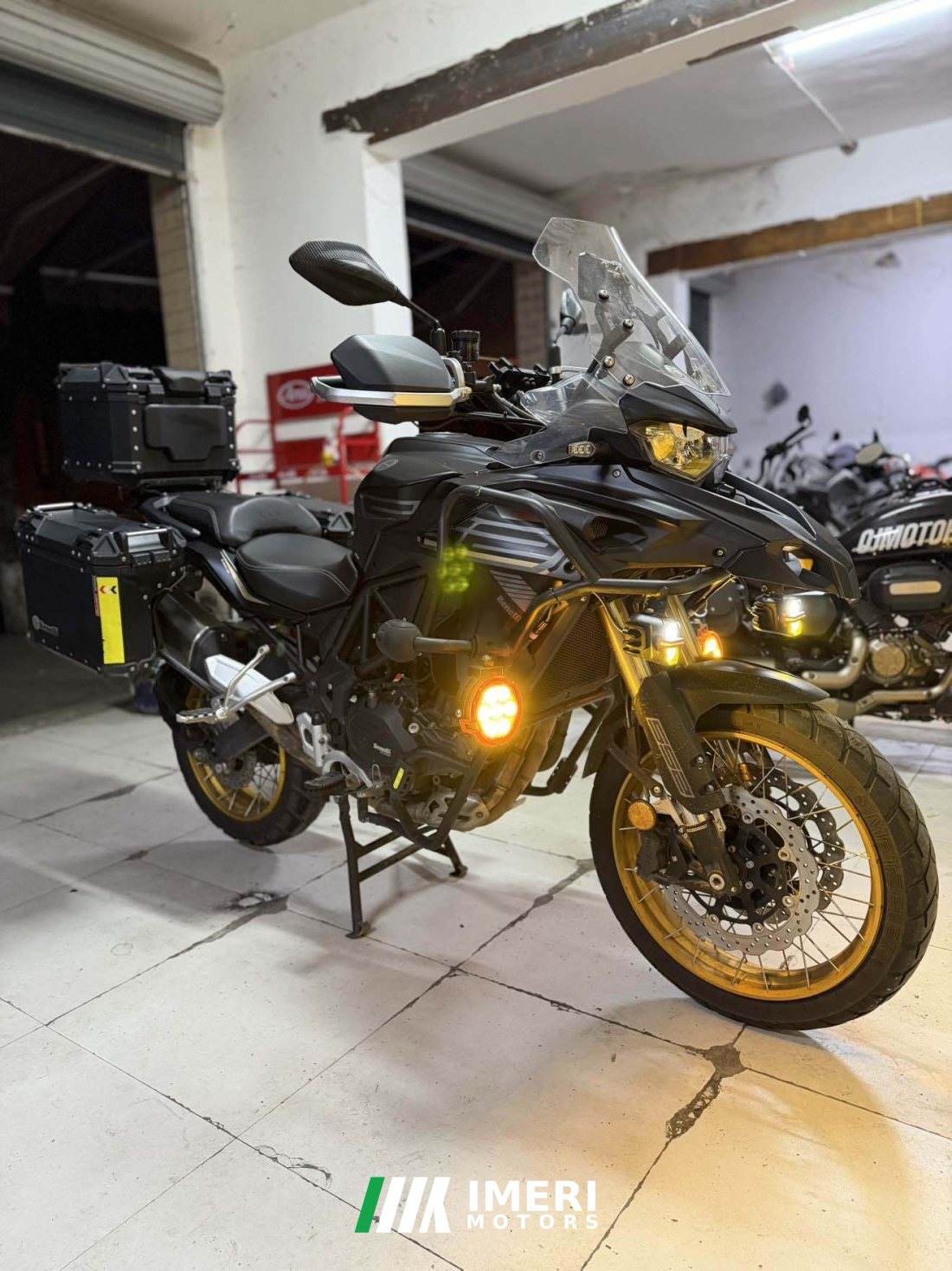 Benelli TRK552 550 cc - мотоцикл из Китая
