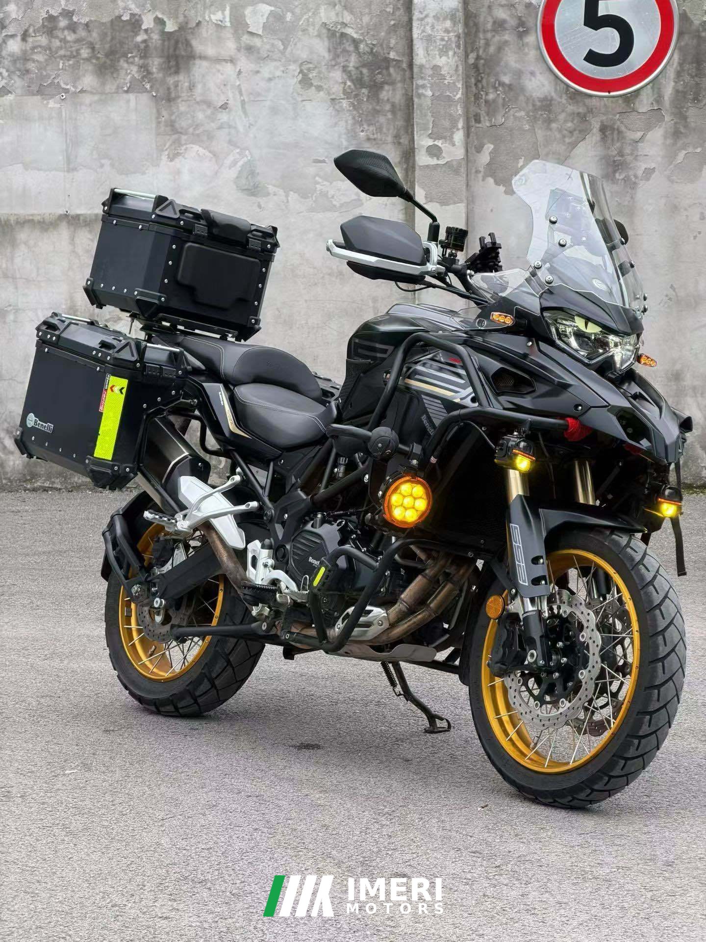 2025 Benelli TRK552 550 cc