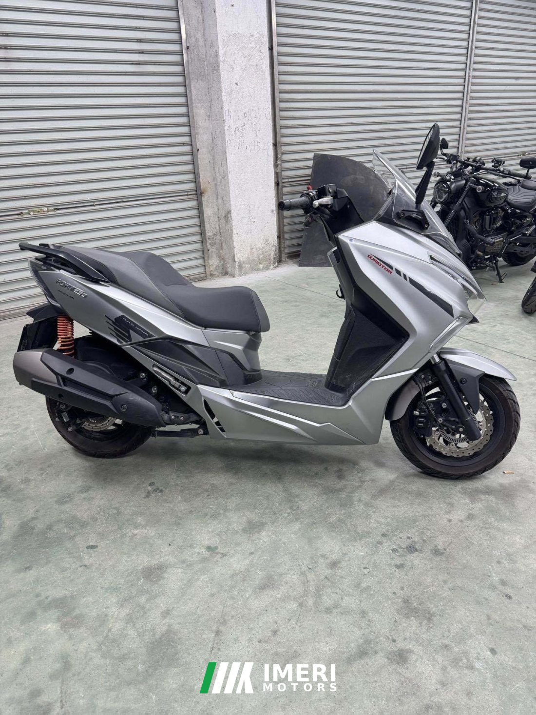 QJMOTOR Hong 250 - motorcycle from China