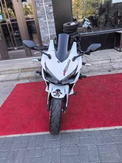 Honda CBR400R - ფოტო 1