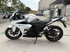 Honda CBR400R - ფოტო 4
