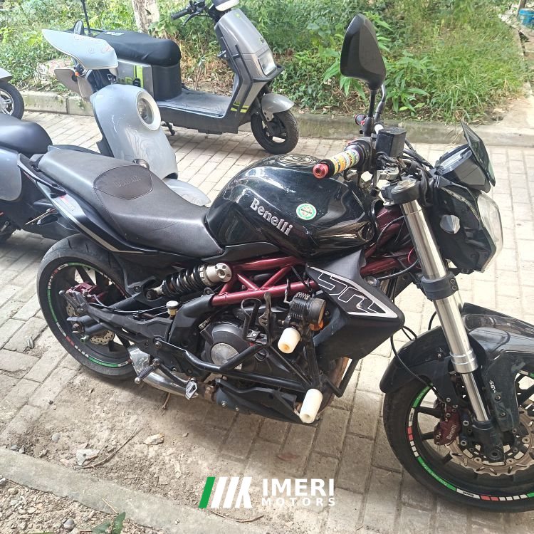 2018 Benelli TNT 300 / BN 302S