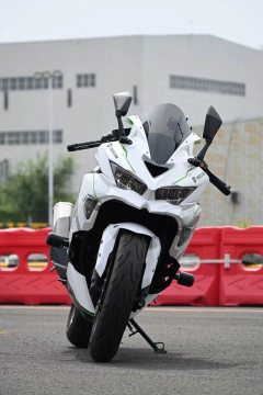 Kawasaki ZX-4R 400 cc - ფოტო 2
