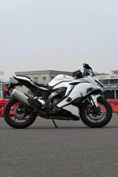 Kawasaki ZX-4R 400 cc - ფოტო 6