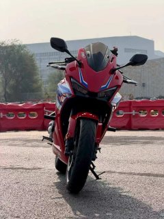 Honda CBR400R - ფოტო 2