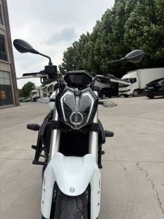 Benelli TNT 300 / BN 302S - ფოტო 2