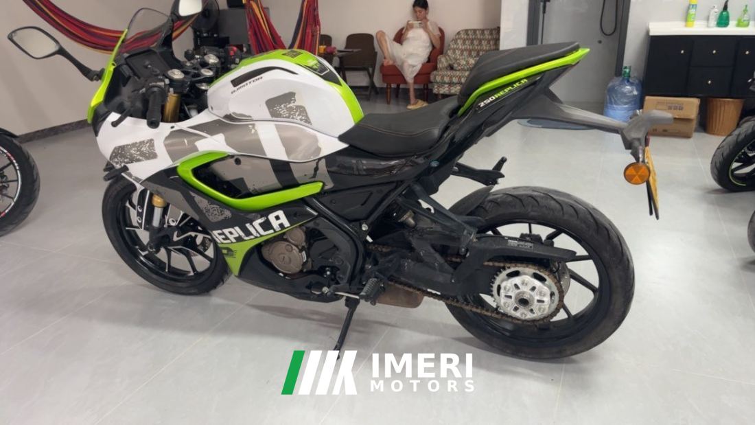 QJMOTOR SRK 250 - мотоцикл из Китая