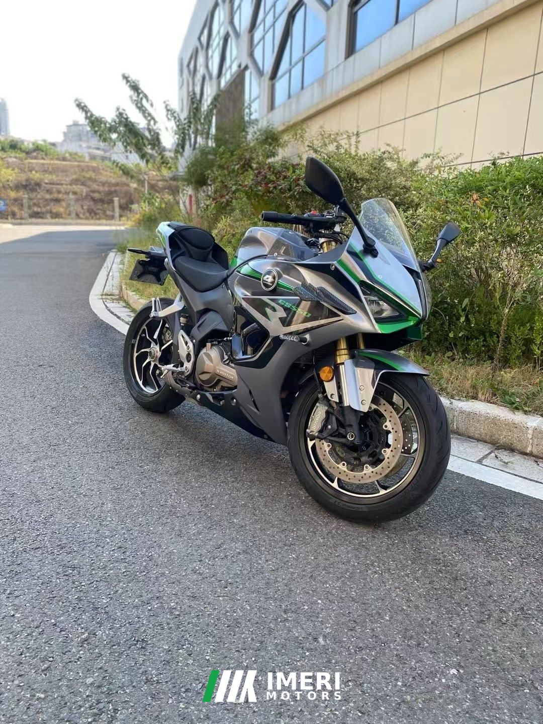 QJMOTOR Sai 550 - მოტოციკლი ჩინეთიდან