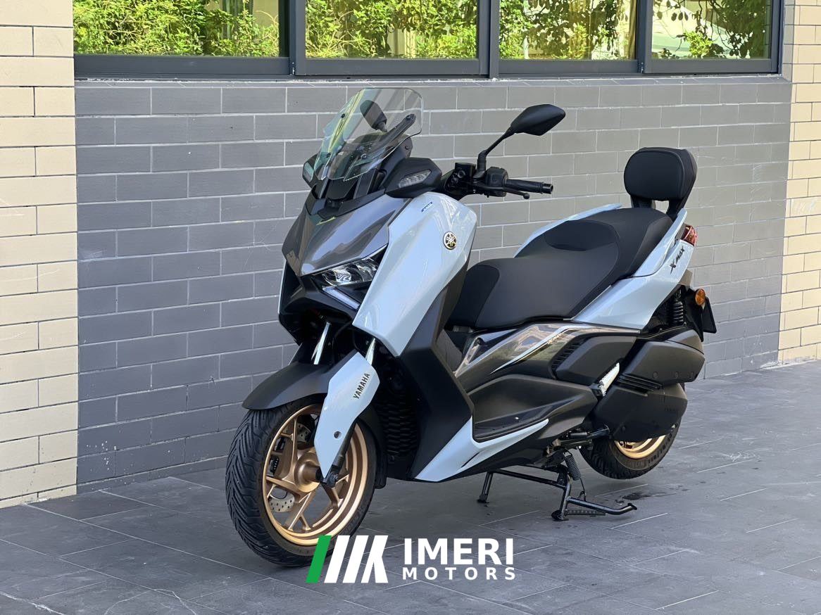 2026 Yamaha XMAX 300 cc