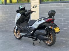 Yamaha XMAX 300 cc - photo 3