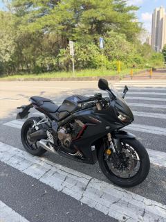 Honda CBR650R - photo 1