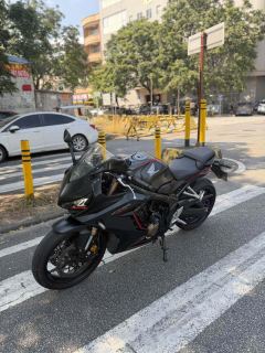 Honda CBR650R - photo 3