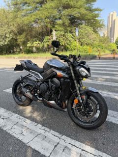 Triumph Street Triple 765 - ფოტო 1