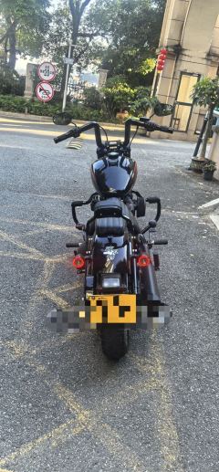 Harley-Davidson Street Bull Street Bob 1870 cc - photo 2