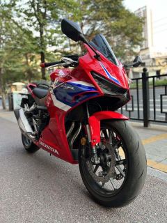 Honda CBR400R - photo 1