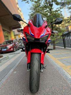 Honda CBR400R - photo 2