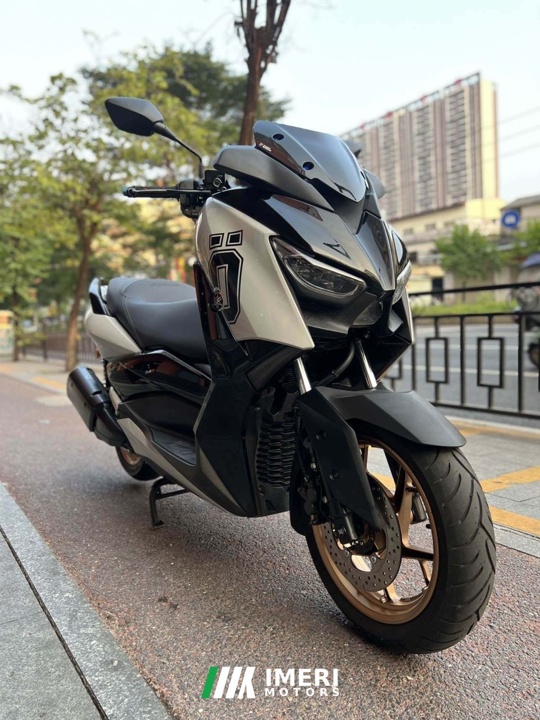Yamaha XMAX 300 cc - motorcycle from China