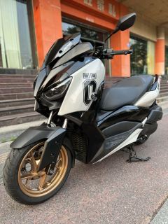Yamaha XMAX 300 cc - photo 3