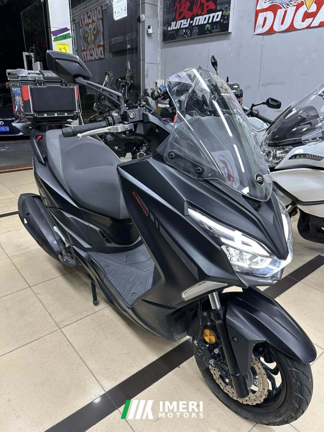 QJMOTOR Hong 250 - motorcycle from China
