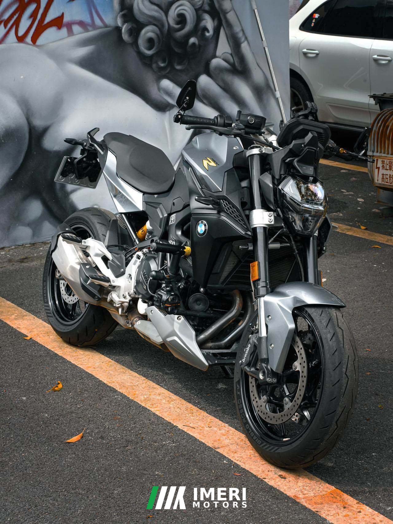 2022 BMW F 900 R