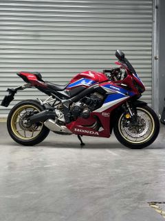 Honda CBR650R - фото 1