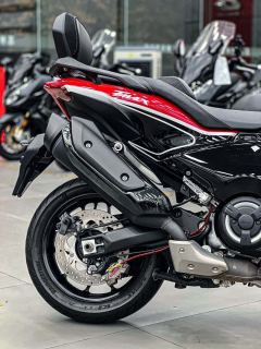 Yamaha TMAX 560 cc - фото 7